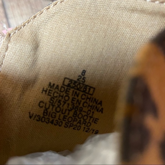 NEW Size 8 9 Faux-Suede Tulip-Cutout Leopard Booties Chic Animal Print - Picture 9 of 9